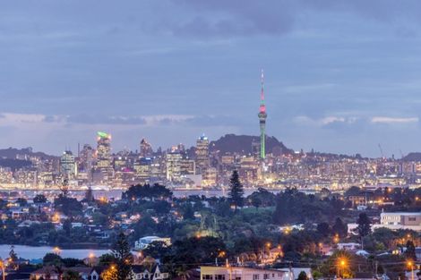 Photo of property in 1/13 Castor Bay Road, Castor Bay, Auckland, 0620