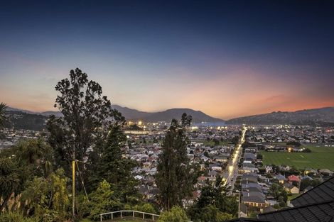 Photo of property in 75 Easther Crescent, Kew, Dunedin, 9012