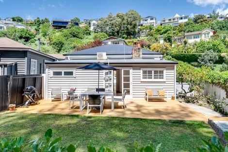 Photo of property in 107 Shakespeare Road, Bluff Hill, Napier, 4110