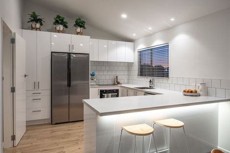 Photo of property in 116 Field Way, Waikanae Beach, Waikanae, 5036