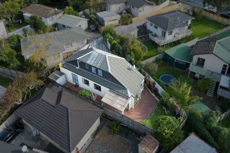 Photo of property in 2/148 Pigeon Mountain Road, Half Moon Bay, Auckland, 2012