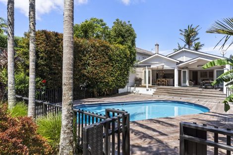 Photo of property in 17 West End Road, Herne Bay, Auckland, 1022