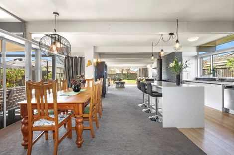 Photo of property in 48 Harrowdale Drive, Avonhead, Christchurch, 8042