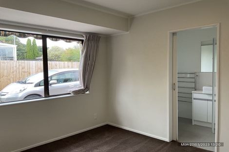 Photo of property in 2/67 Aviemore Drive, Highland Park, Auckland, 2010