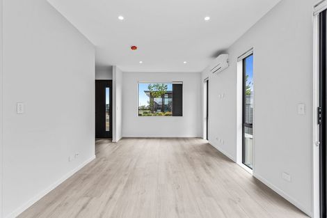 Photo of property in 22 Port Way, Rosehill, Papakura, 2113