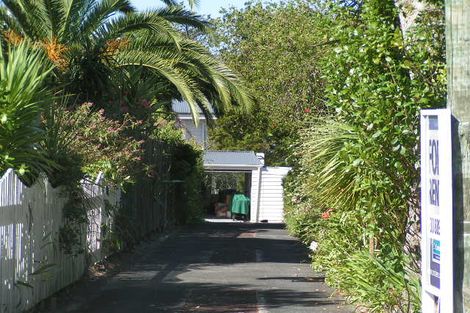 Photo of property in 38 Seaview Avenue, Northcote, Auckland, 0627