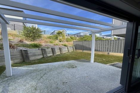 Photo of property in 11 Koreke Close, Kenepuru, Porirua, 5022