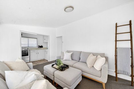 Photo of property in 1 Kempton Street, Greytown, 5712