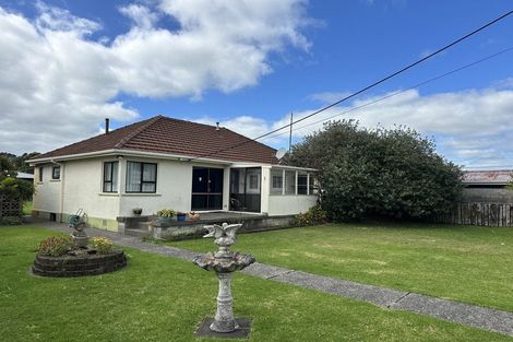 Photo of property in 14 Blake Street, Waitara, 4320