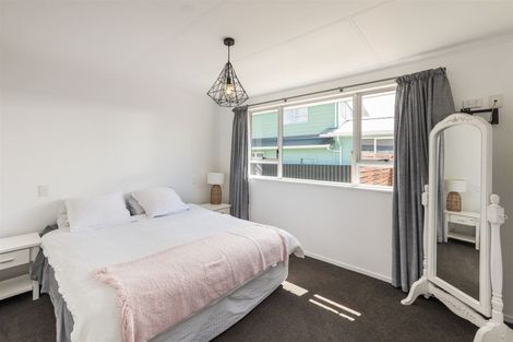 Photo of property in 22 Ruamahanga Crescent, Terrace End, Palmerston North, 4410