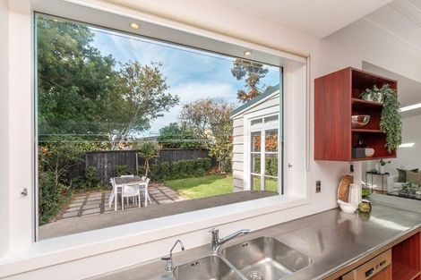 Photo of property in 35 St Marys Road, Saint Marys Bay, Auckland, 1011