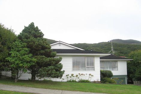 Photo of property in 75 Oriel Avenue, Tawa, Wellington, 5028