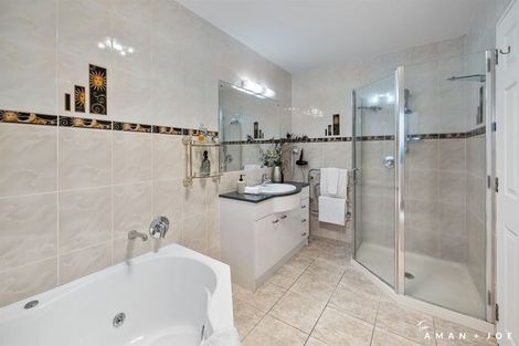 Photo of property in 8 Waikura Drive, Te Atatu Peninsula, Auckland, 0610