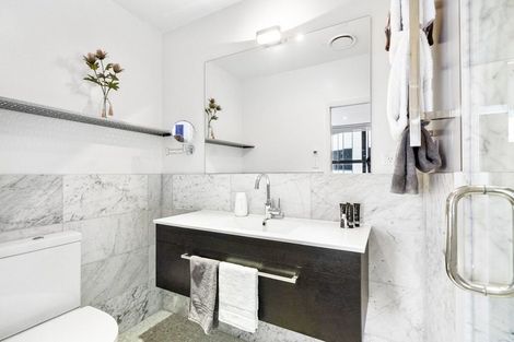 Photo of property in 9d/2 Saint Martins Lane, Grafton, Auckland, 1010