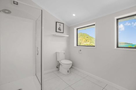 Photo of property in 33 Waitohu Road, York Bay, Lower Hutt, 5013