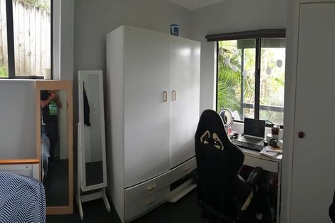 Photo of property in 9 Walnut Lane, Browns Bay, Auckland, 0630