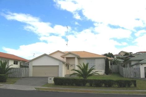 Photo of property in 66 Unsworth Drive, Unsworth Heights, Auckland, 0632