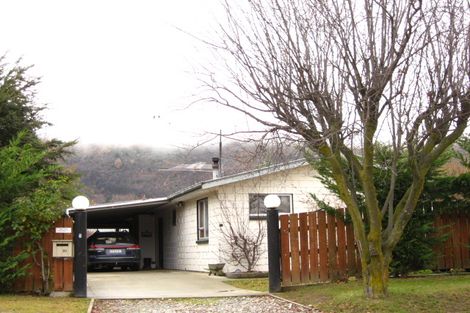 Photo of property in 31 Adamson Drive, Arrowtown, 9302
