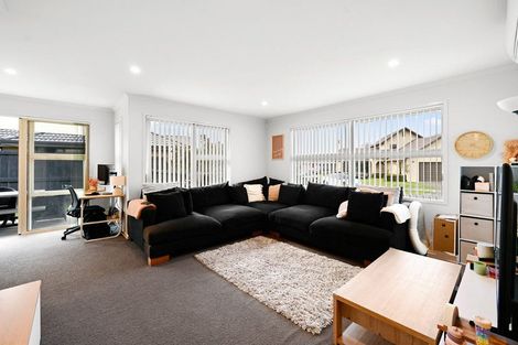 Photo of property in 22 Ladeira Place, Fitzroy, Hamilton, 3206