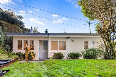 Photo of property in 61 Farnham Street, Mornington, Wellington, 6021