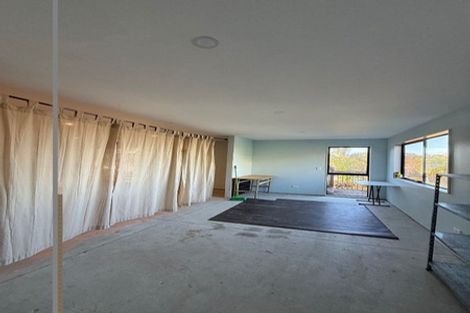 Photo of property in 28 Baulcomb Parade, Windsor Park, Auckland, 0632
