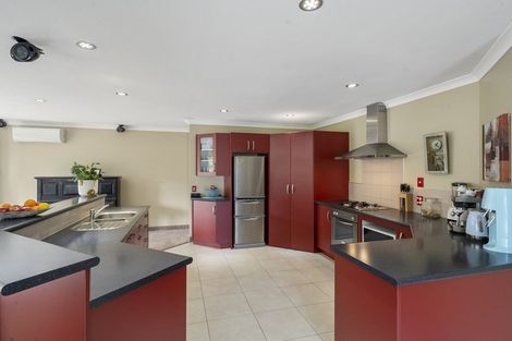 Photo of property in 15 Leanne Way, Waikanae Beach, Waikanae, 5036
