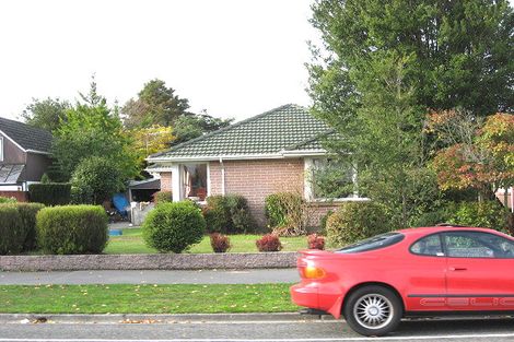 Photo of property in 32 Maidstone Road, Ilam, Christchurch, 8041