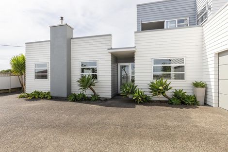 Photo of property in 9b Chilman Street, Strandon, New Plymouth, 4312