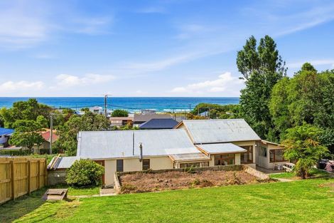 Photo of property in 13 Queen Street, Brighton, Dunedin, 9035