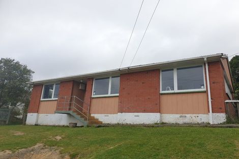 Photo of property in 3 Aberfeldy Street, Cannons Creek, Porirua, 5024