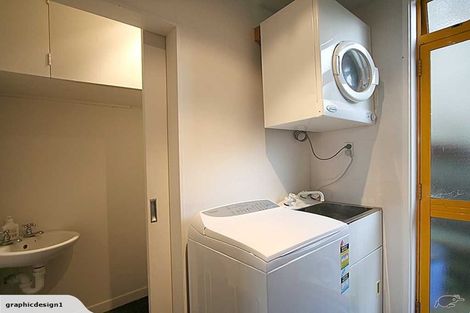 Photo of property in 18 Stafford Street, Mount Victoria, Wellington, 6011