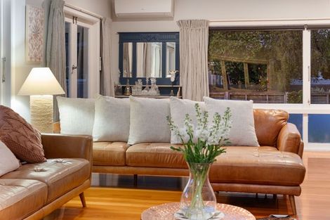 Photo of property in 12 Rawene Street, Waikanae, 5036