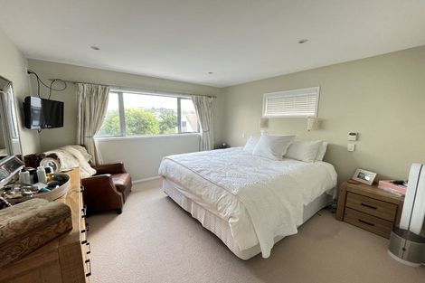 Photo of property in 4 Marina View, Paremata, Porirua, 5026
