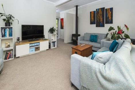 Photo of property in 8 Towra Place, Botany Downs, Auckland, 2010