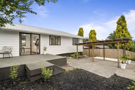 Photo of property in 2/14 Moxham Grove, Massey, Auckland, 0614