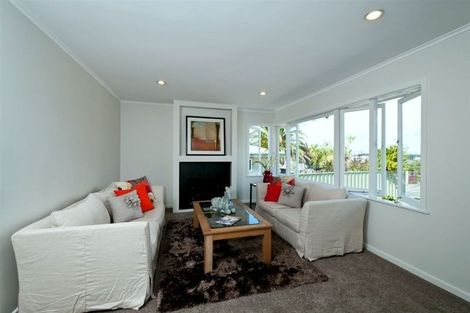 Photo of property in 16 Hauraki Crescent, Pinehill, Auckland, 0632