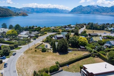 Photo of property in 16 Parry Crescent, Lake Hawea, 9382