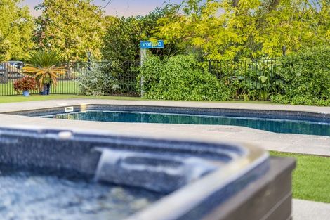 Photo of property in 16 Langford Place, Dairy Flat, Albany, 0792