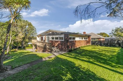 Photo of property in 2 Roberts Avenue, Belmont, Auckland, 0622