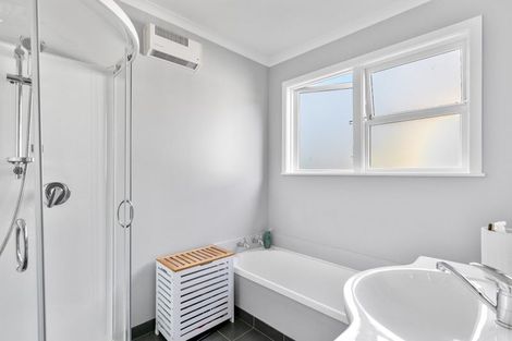 Photo of property in 7 Cardiff Crescent, Cannons Creek, Porirua, 5024