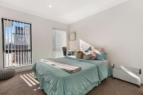 Photo of property in 9 Lovely Lane, Manurewa, Auckland, 2102