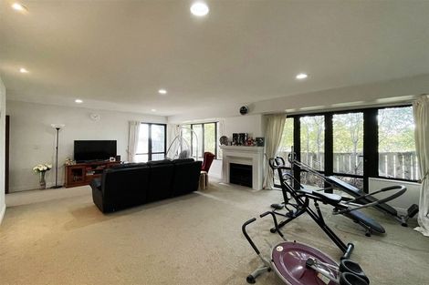 Photo of property in 51 Reeves Road, Pakuranga, Auckland, 2010