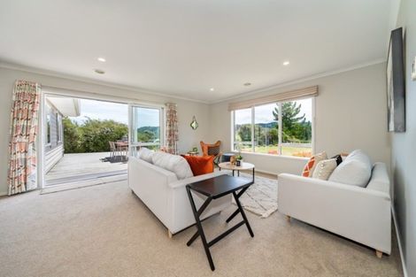 Photo of property in 29 Mt Marua Drive, Timberlea, Upper Hutt, 5018