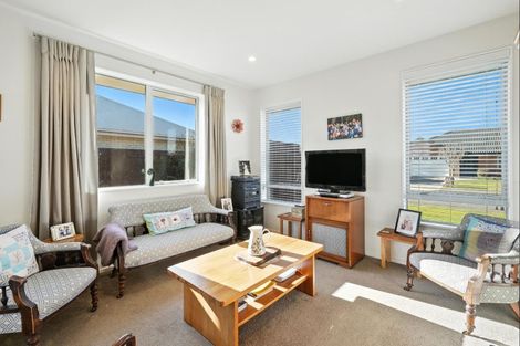 Photo of property in 5 Lancewood Way, Rangiora, 7400