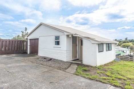 Photo of property in 27 Kowhai Street, Castlecliff, Whanganui, 4501
