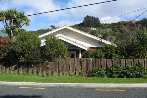 Photo of property in 79 Parkvale Road, Karori, Wellington, 6012