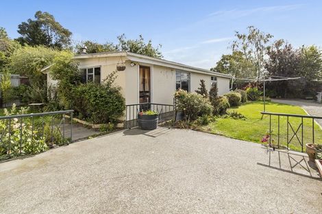 Photo of property in 60 Timaru Road, Waimate, 7924
