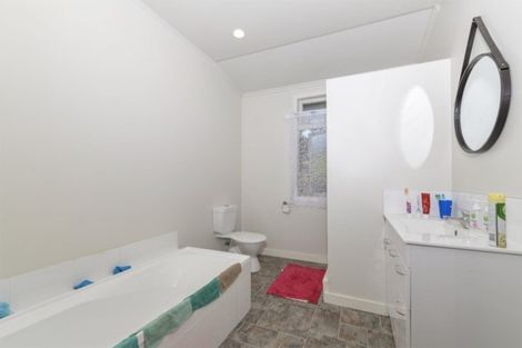 Photo of property in 100 Ranolf Street, Glenholme, Rotorua, 3010