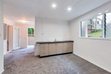 Photo of property in 49 Roberts Road, Glenfield, Auckland, 0629