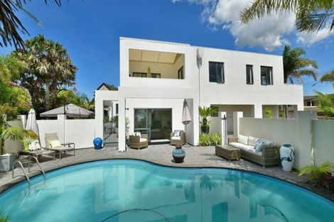 Photo of property in 8 Hobie Court, West Harbour, Auckland, 0618